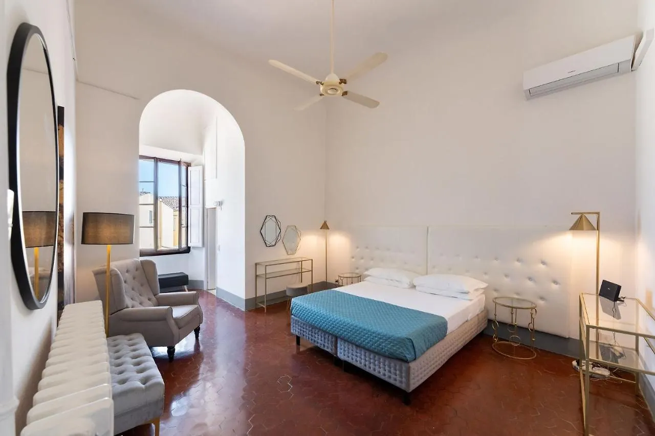 Borgo Santa Croce Daire Floransa